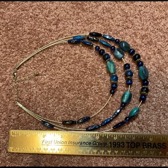 3 Rows Beads on wire necklace - Picture 2 of 2